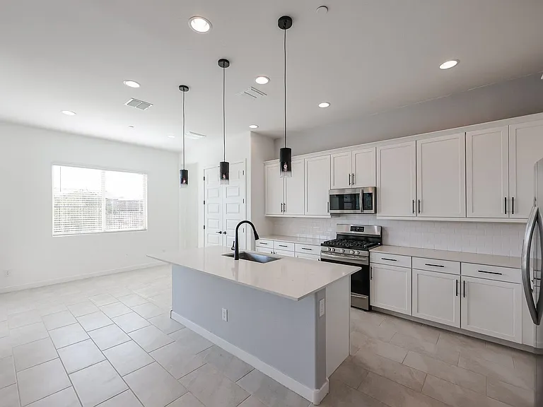 31674 N 123rd Ave — Photo 4