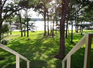 1110 Kiowa Dr E, Lake Kiowa, TX 76240
