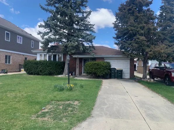 8054 W Prospect Ct, Niles, IL 60714