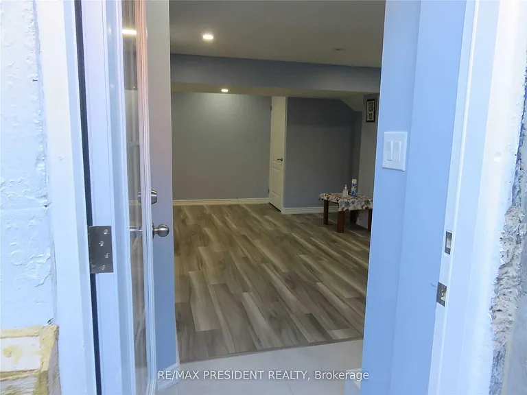 32 Ventura Ave #BASEMENT — Photo 4