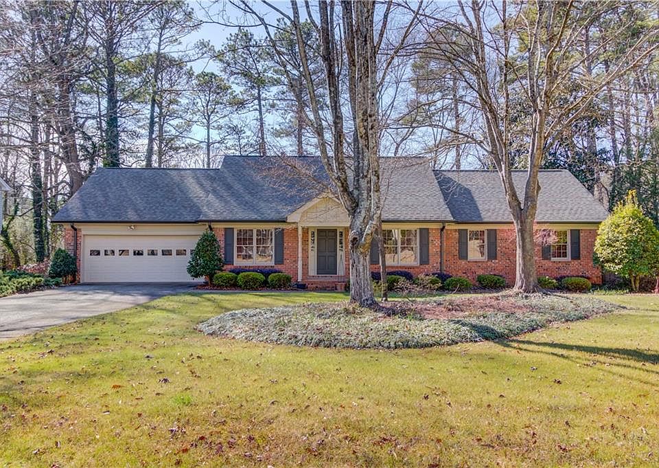 1st image of 851 Maxie Ln