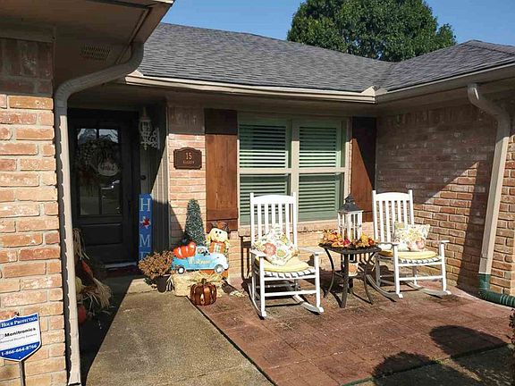 2nd image of 15 Aladdin Dr
