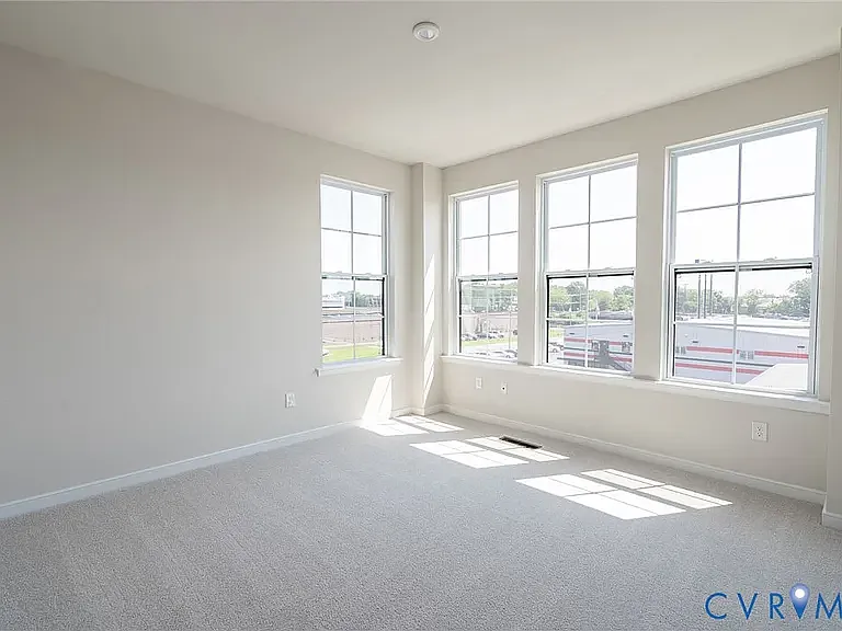 3406-4A Carlton St — Photo 12