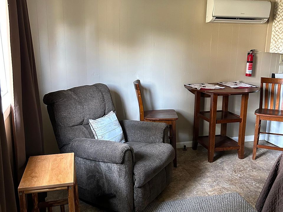 2nd image of 1501 E North Ave #15