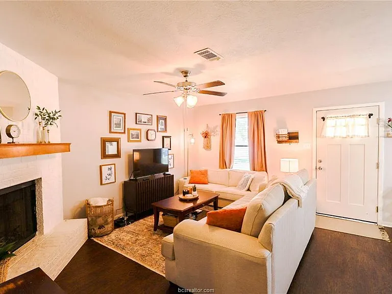617 San Benito Ct — Photo 2