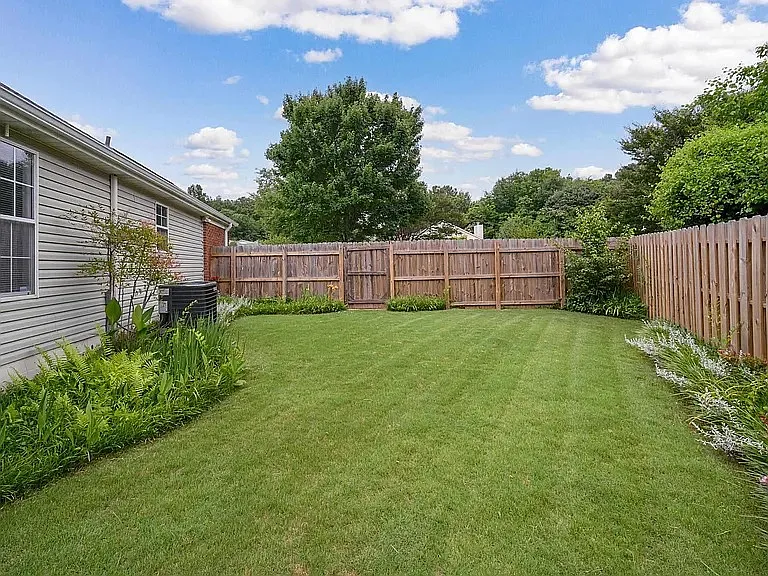 4262 Pebble Garden Way — Photo 8