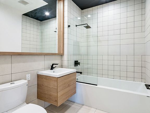 4th image of 217 Green St APT 2G