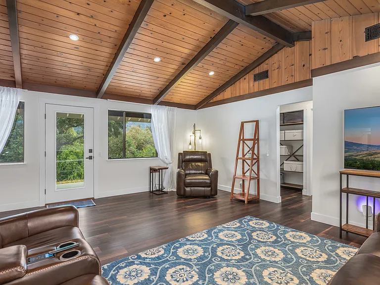 345 Sierra Vista Rd — Photo 3