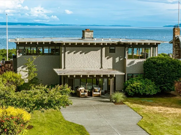 2126 Shore Avenue, Freeland, WA 98249