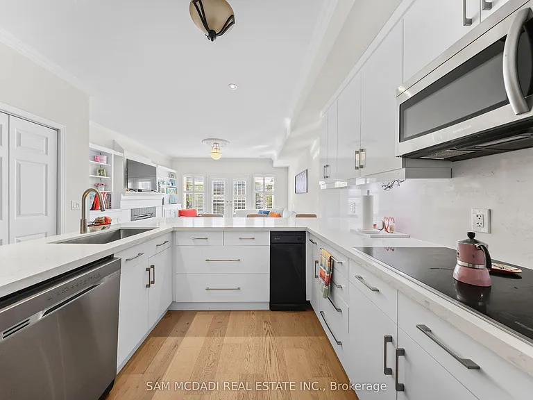 95 Kerr St W #2 — Photo 12