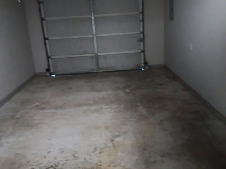 525 Charleston Ave — Photo 2