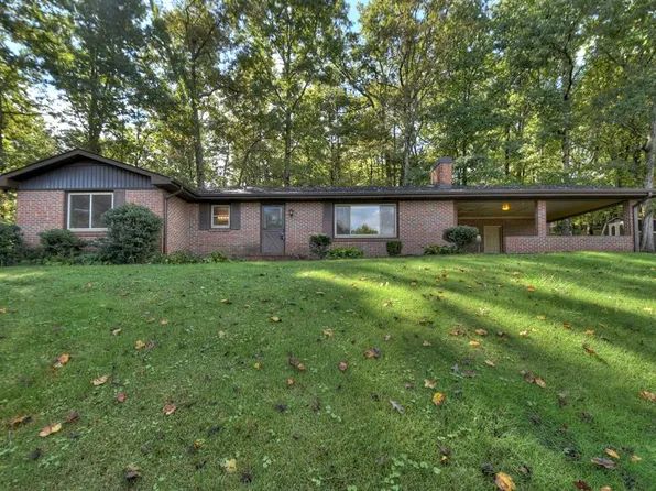 37 Lakeview Cir, Morganton, GA 30560