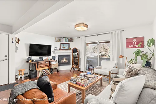 326 Midland Ave Photo 1