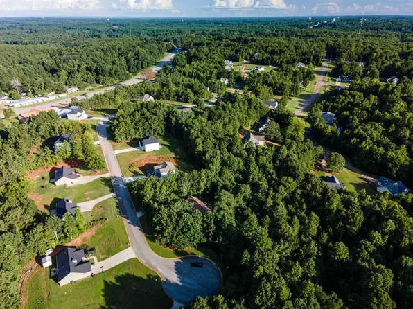 81 Richmond Dr, Lagrange, GA 30240