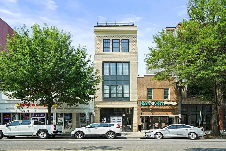 Charming 1BR + Den Condo in Columbia Heights with Flexible 2BR Layout — Photo 2