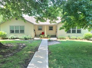 4413 S Parkway Dr, Olathe, KS 66061