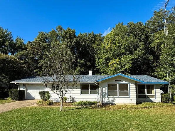 32286 Center St, Dowagiac, MI 49047