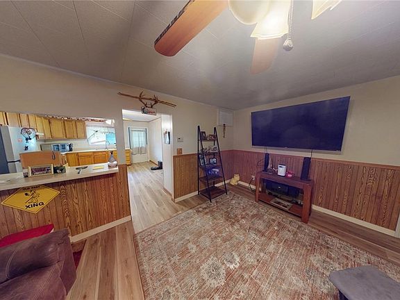 5th image of 203 College St