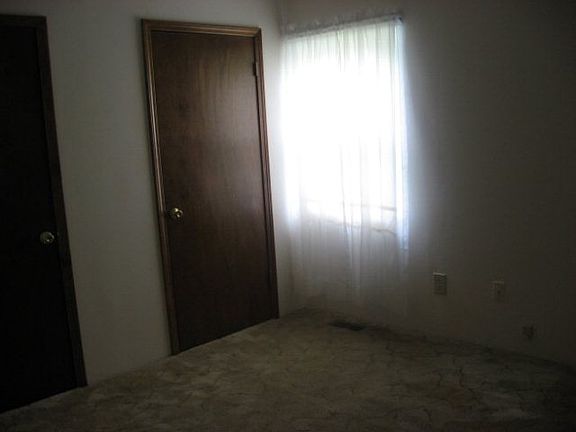 3rd image of 704 E Magnolia St