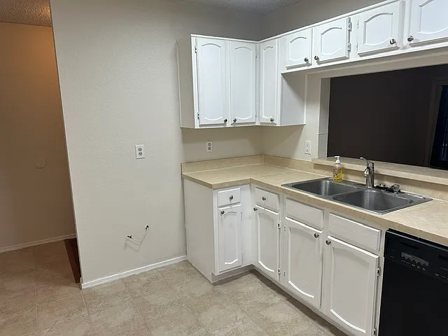 3 bed, 1274 sqft, $1,900 — Photo 3