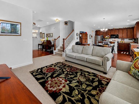 5th image of 533 Pleasant Side Dr