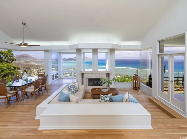 471 Maono Loop, Honolulu, HI 96821