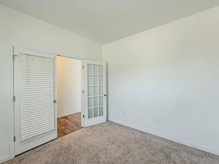 8105 Lyman Ct — Photo 6