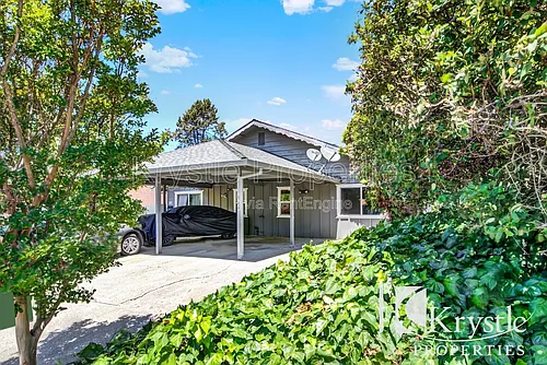 544 Fleming Ave E Photo 1