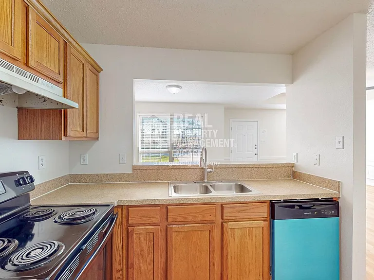404 Truman Arlington — Photo 11