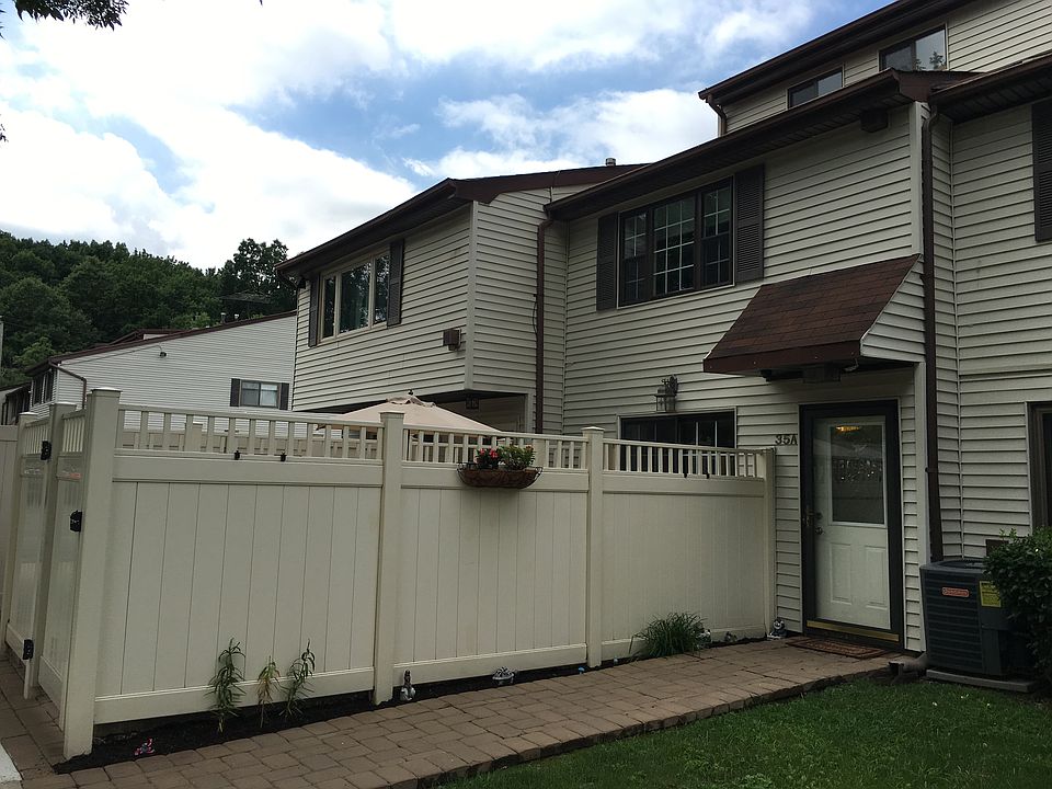 1st image of 35A Lombard Ct
