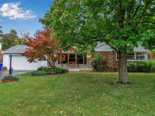 4585 E Overlook Dr, Williamsville, NY 14221