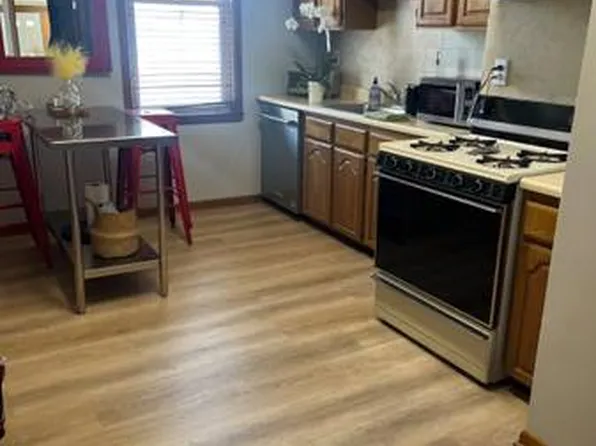 221 Riverview Place image 6 of 11