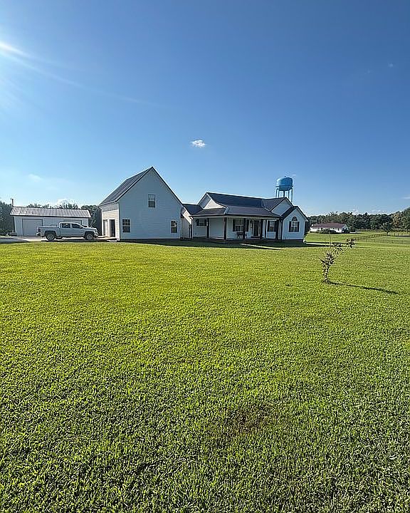 1st image of 130 Lauren Ln