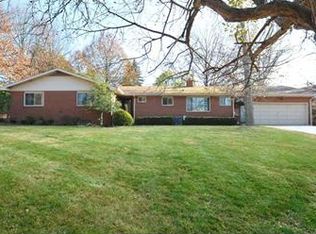 220 Gentry Rd, Coraopolis, PA 15108