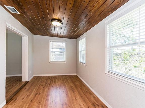 5th image of 3006 Knollwood Cir
