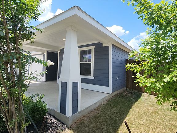 3rd image of 633 Quail Meadows Dr