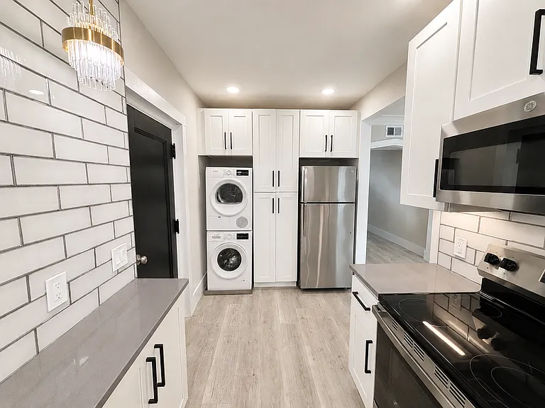 7560 Byron Pl — Photo 5