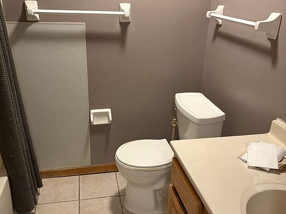 4th image of 6913-6915 S 39th Ave #811431638