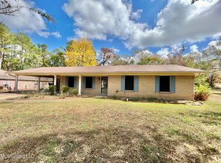 103 Founders Dr, Crystal Springs, MS 39059