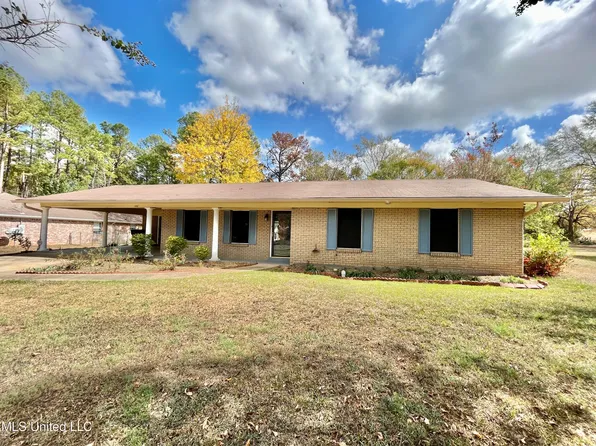 103 Founders Dr, Crystal Springs, MS 39059