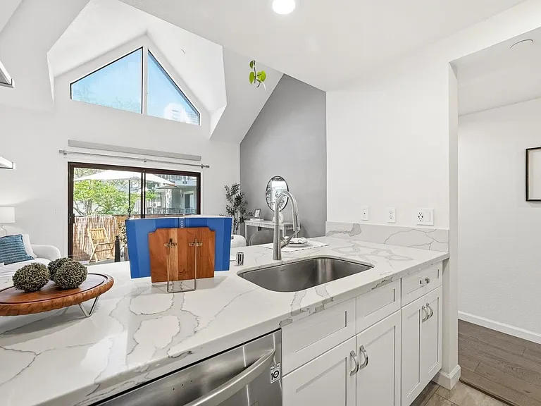 4151 El Camino Way #M — Photo 2