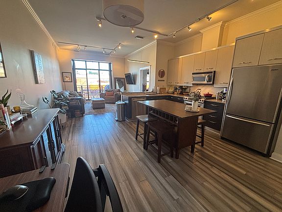 4th image of 4050 N Lincoln Ave Unit 204