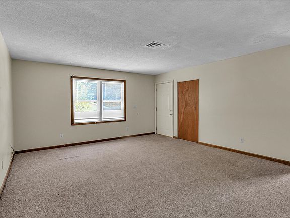 3rd image of 253 Keystone Dr #11642003