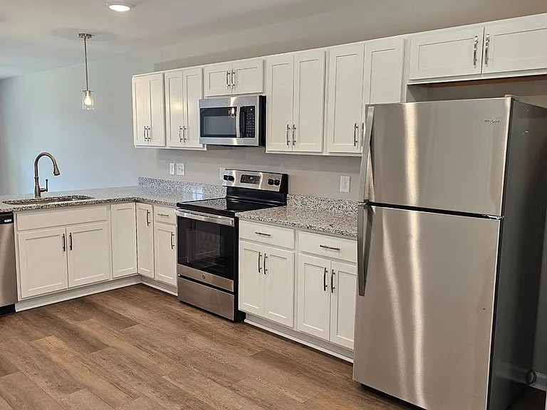 134 Walnut St #A — Photo 5