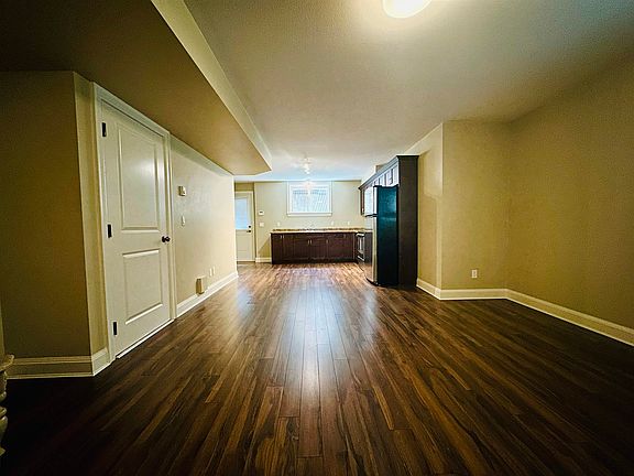 4th image of 2895 Edgemont Blvd