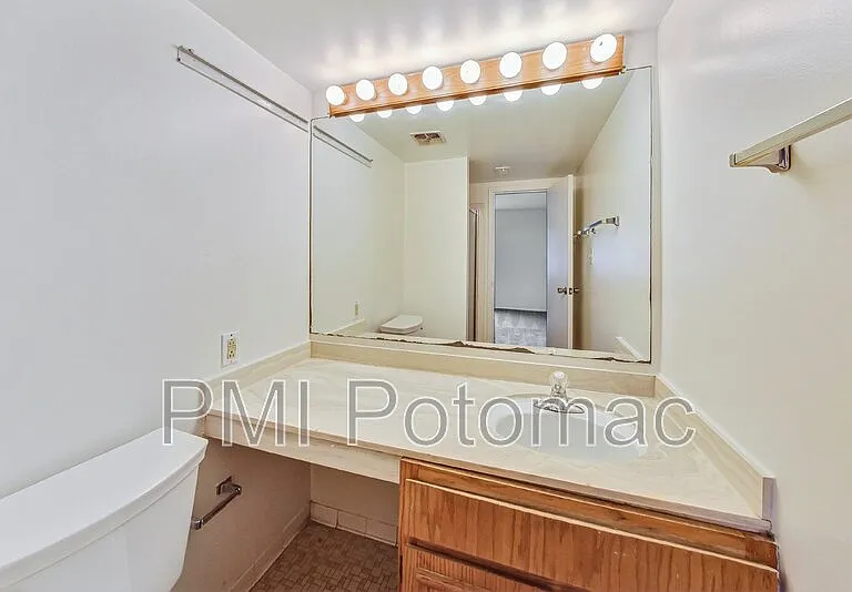 18600 Walkers Choice Rd #1 — Photo 21