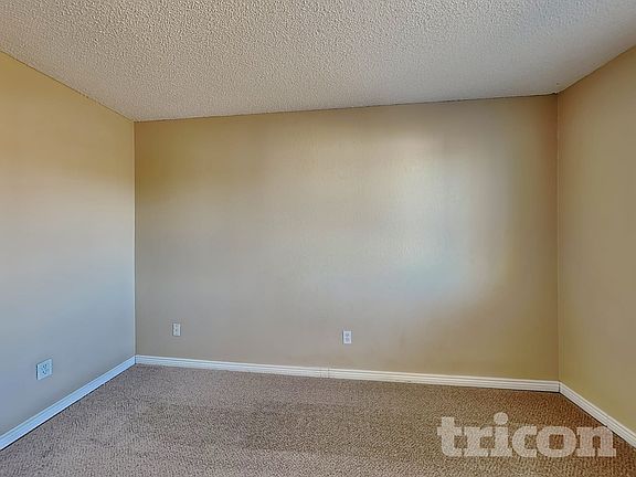 4th image of 5045 S Ventura St