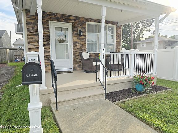 3rd image of 282 Riverside Dr