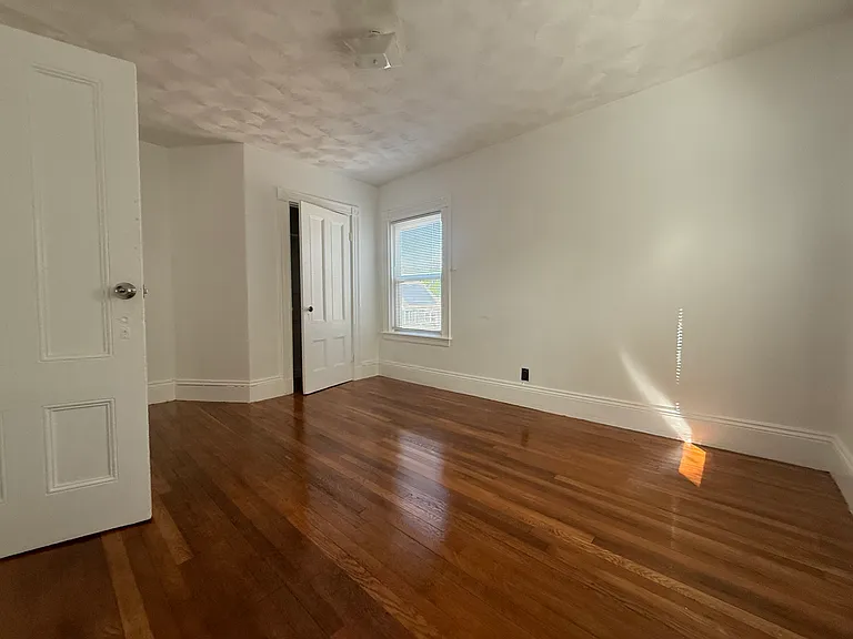 66 Round Hill St — Photo 14