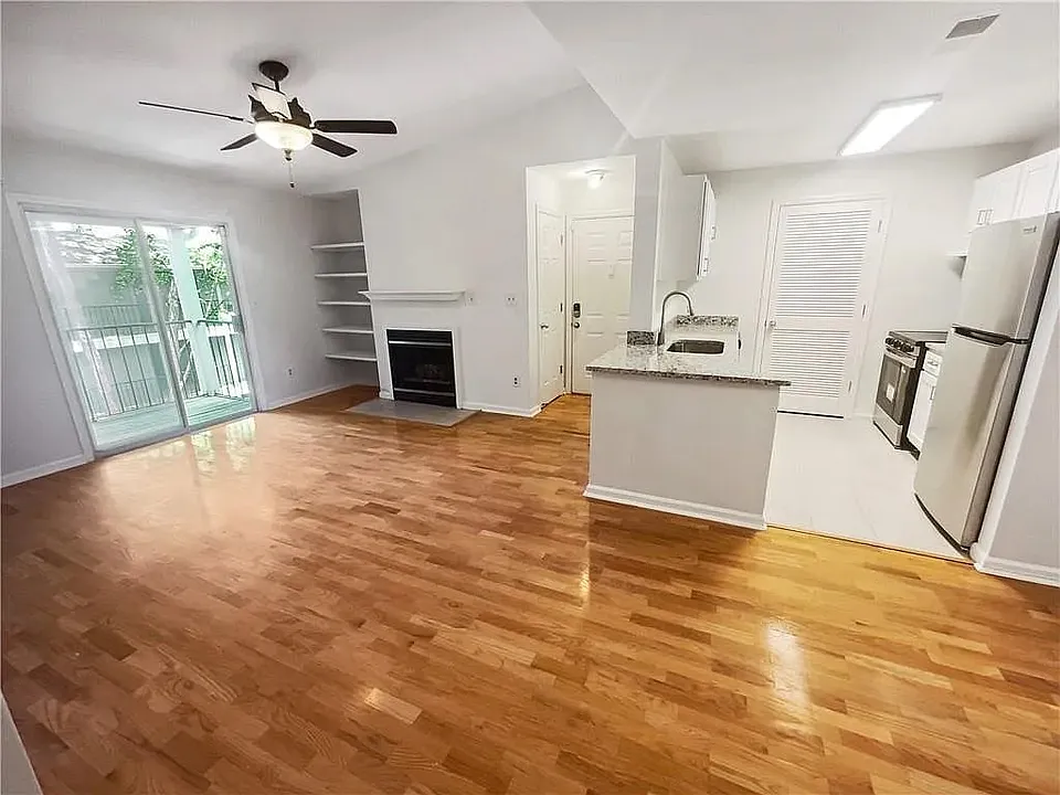311 Granville Ct #311